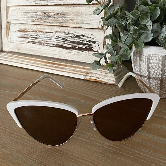 Express Accessories - Express NWOT Vogue Sunglasses White and Gold
